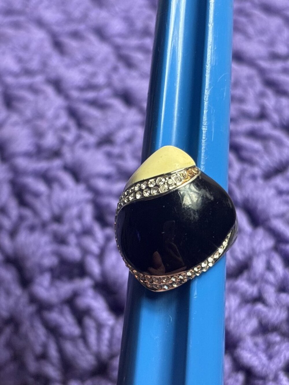 Vintage Cream black Enameled Ring Size 9.25 Clear Rhinestones Silvertone